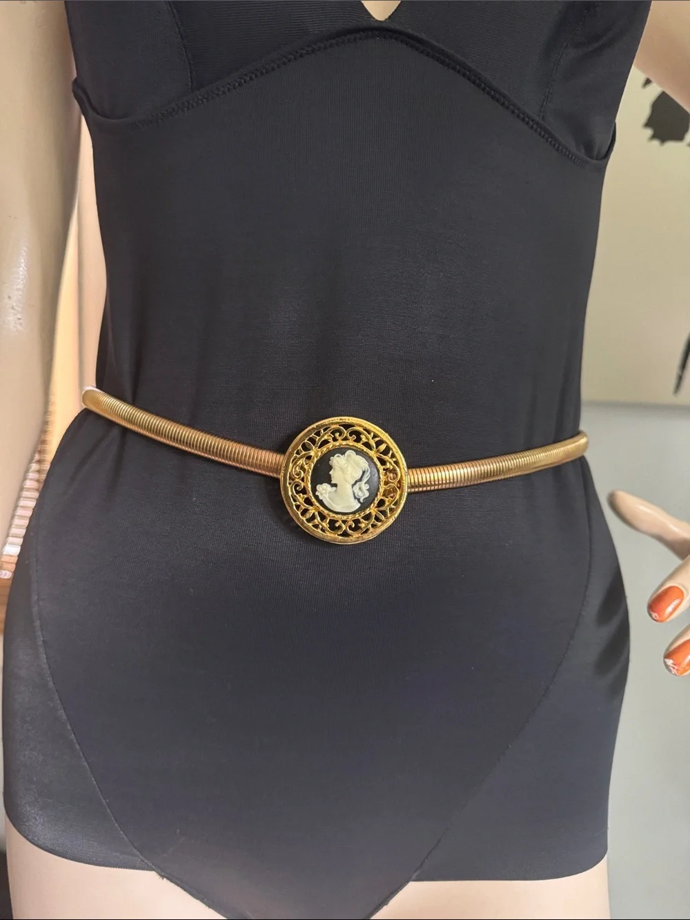 Vintage Cameo Gold Stretch Snake Belt